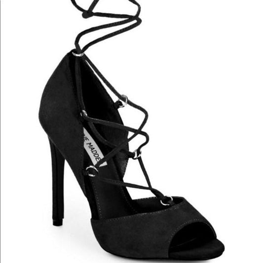 STEVE MADDEN Rayshel Suede Lace-up Pumps in Black